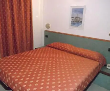 Hotel Serena 2*